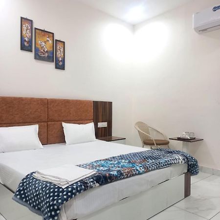 Hotel Kg Residency Ludhiana Buitenkant foto