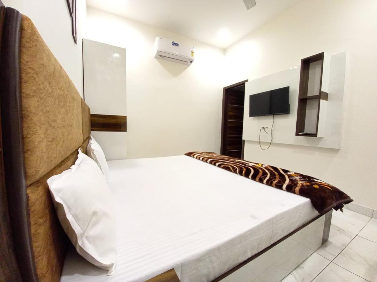 Hotel Kg Residency Ludhiana Buitenkant foto